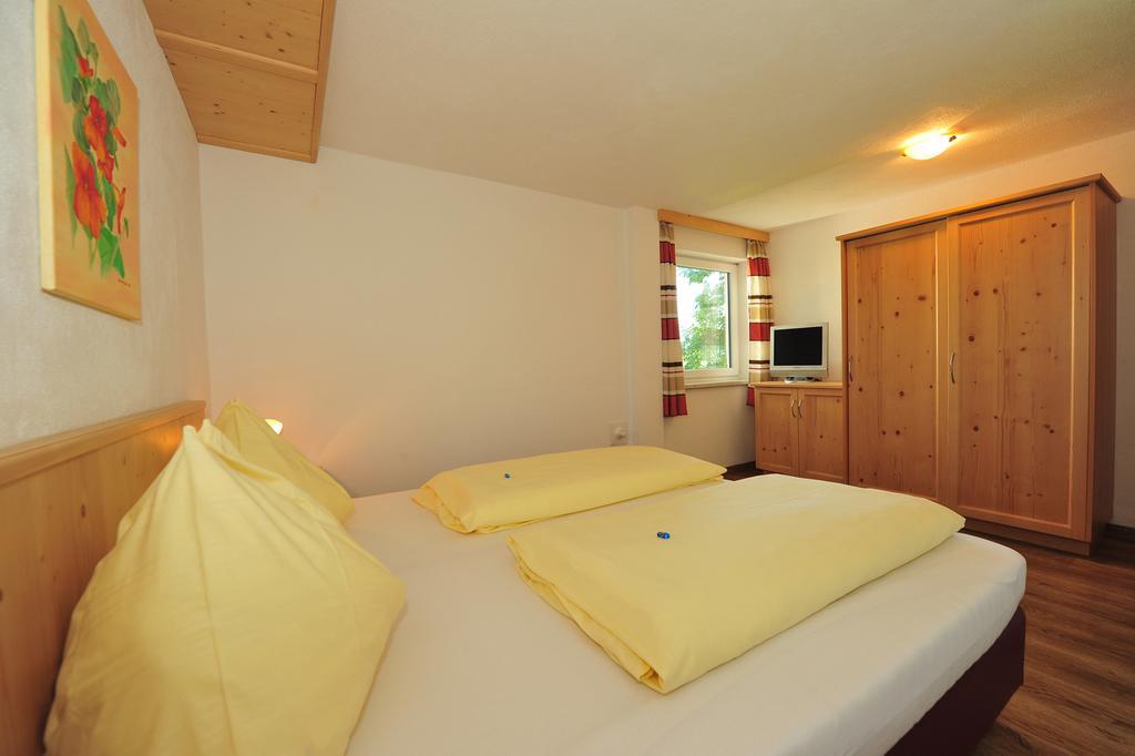 Bed & Breakfast Landhaus Strasser Soll Exterior photo
